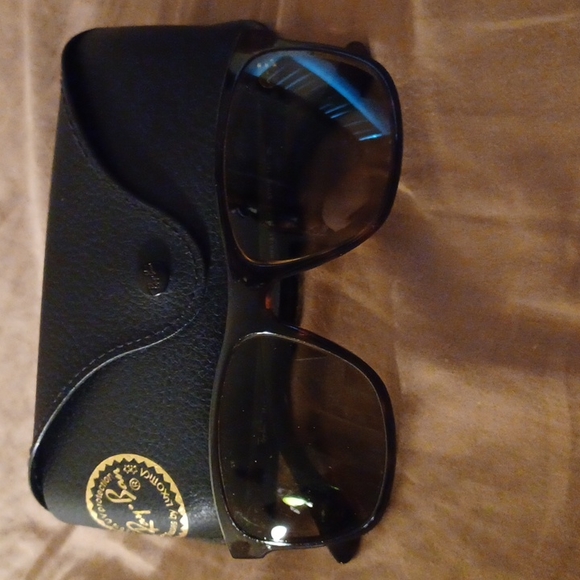 Ray-Ban Other - Ray bans glasses w case